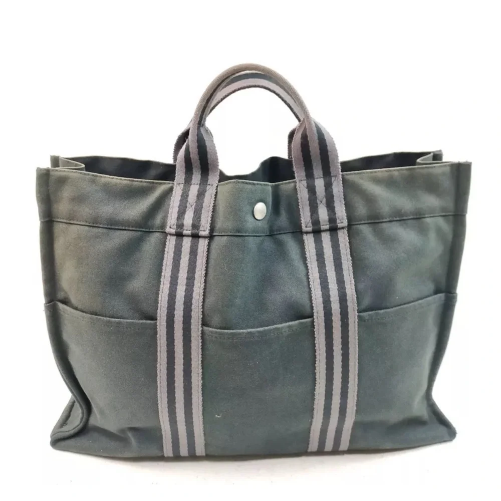 Large Hermes canvas bag. Authentic. I will gladly accept $501
So it goes to posh - Picture 1 of 9